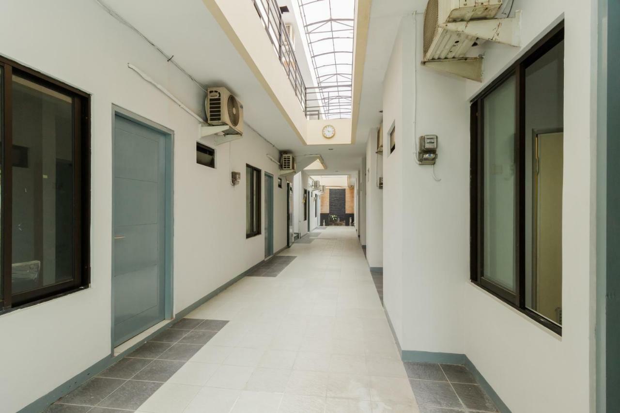 Reddoorz Syariah Near Pondok Indah Mall 3 Jakarta Eksteriør billede