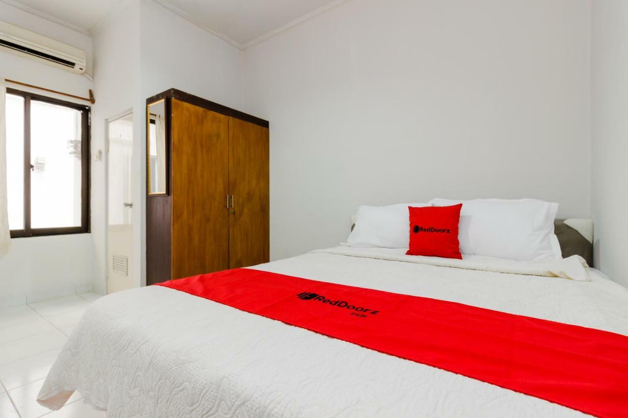 Reddoorz Syariah Near Pondok Indah Mall 3 Jakarta Eksteriør billede