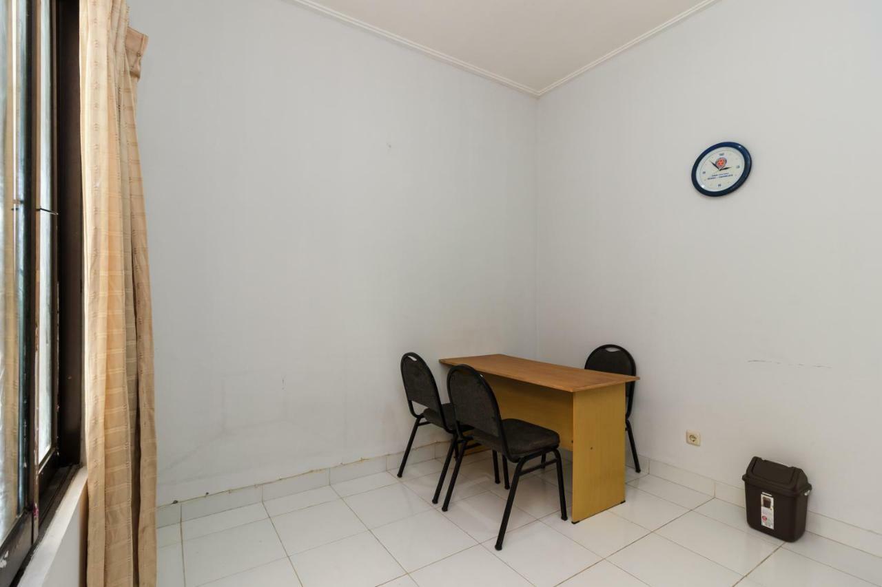 Reddoorz Syariah Near Pondok Indah Mall 3 Jakarta Eksteriør billede