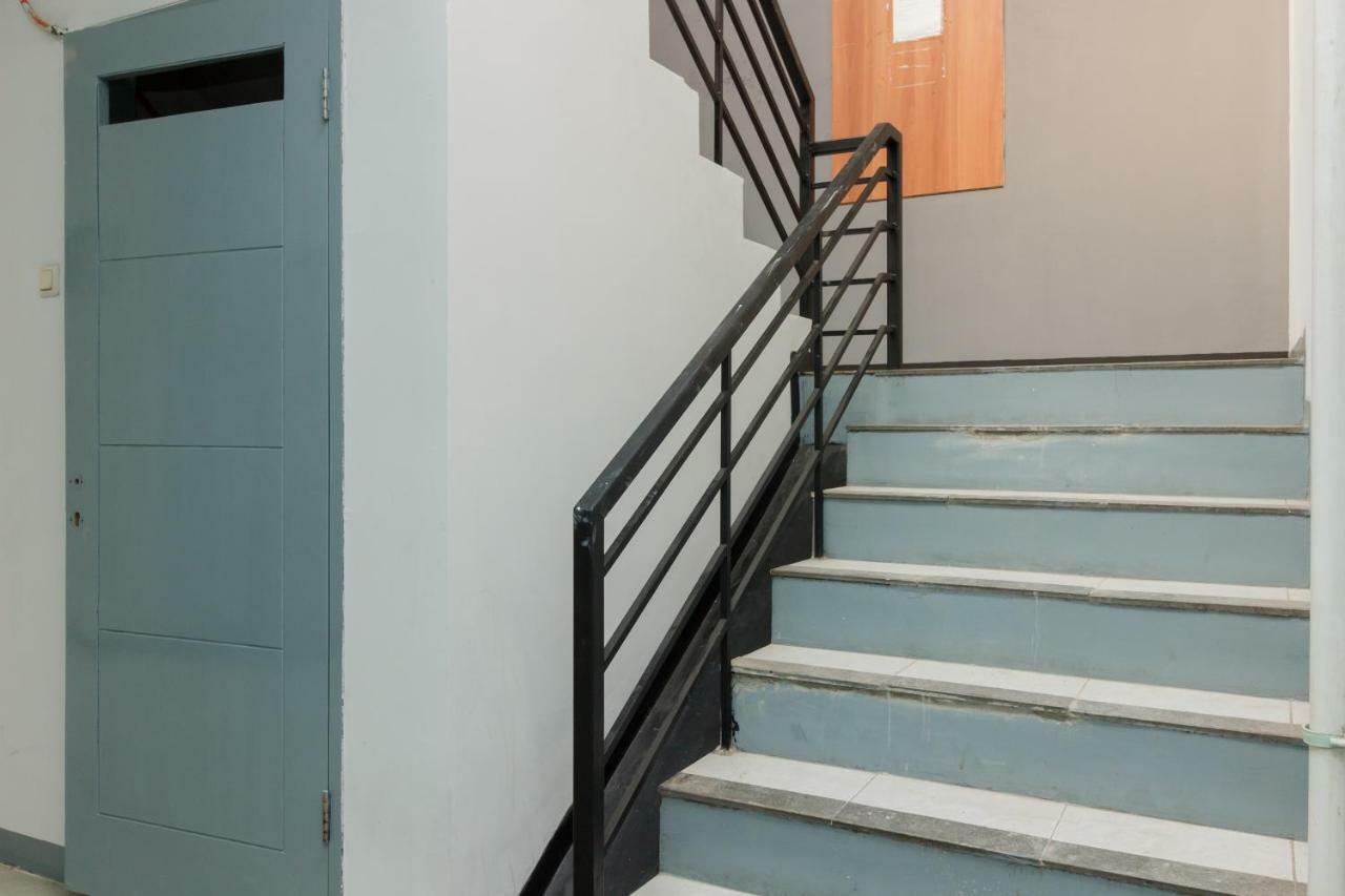 Reddoorz Syariah Near Pondok Indah Mall 3 Jakarta Eksteriør billede